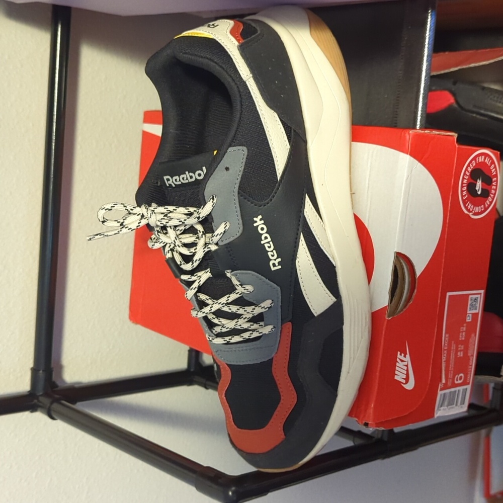 Reebok's tennis shoes